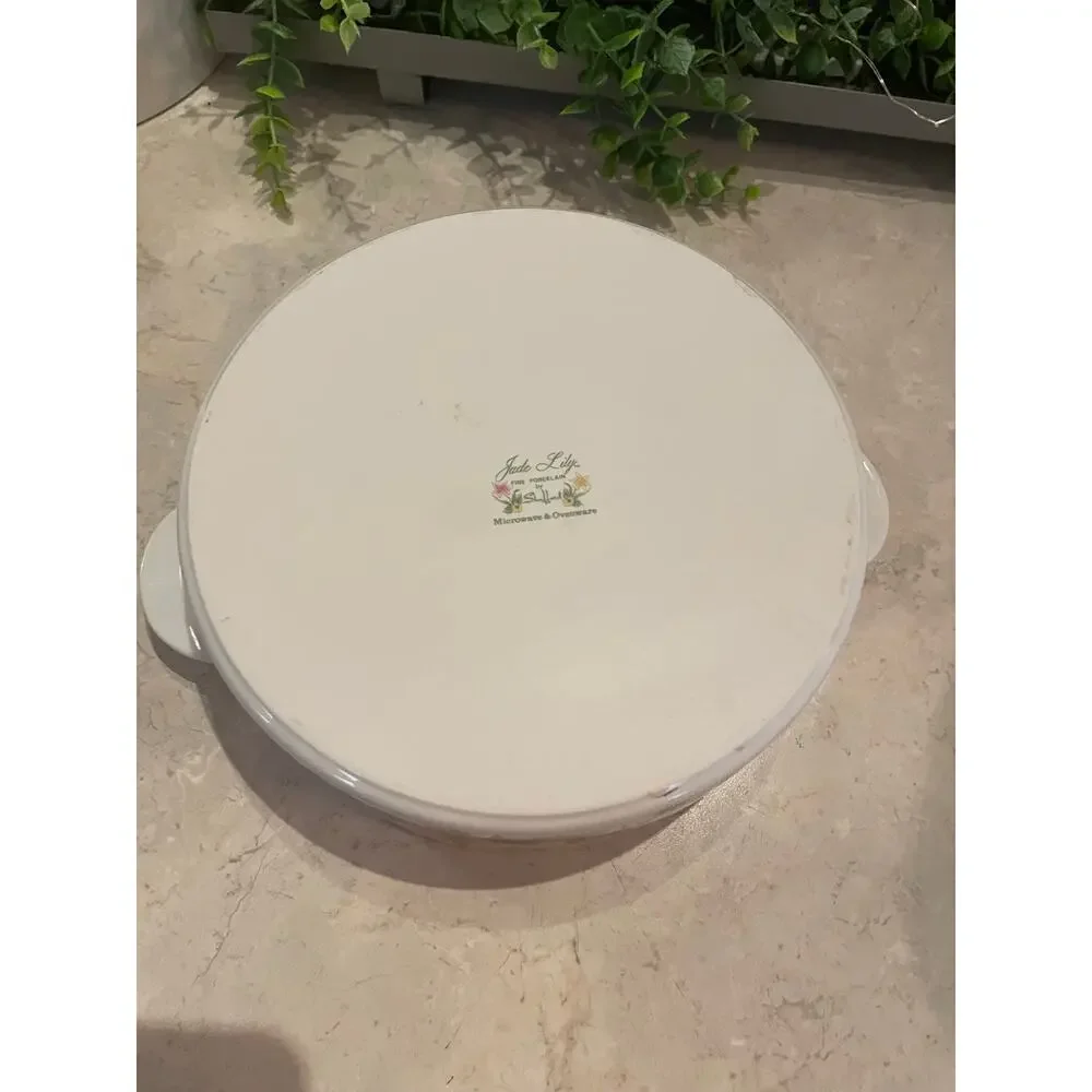 Vintage Jade Lily Shafford porcelain casserole dish leaf handles 8x3” rim to rim